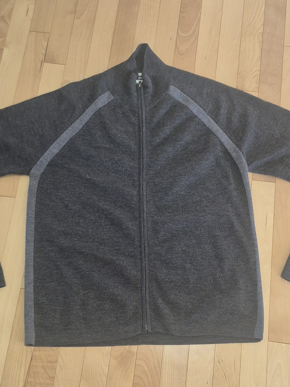 Patagonia Vtg Men's WOOL Dark Gray Full-Zip Sweater with Light Gray Panels 51240